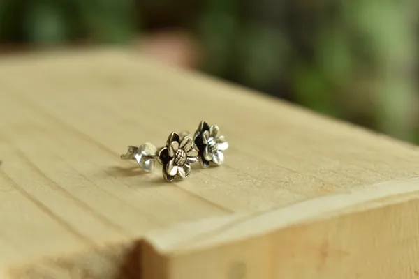 Flower_Studs_(Oxidised)
