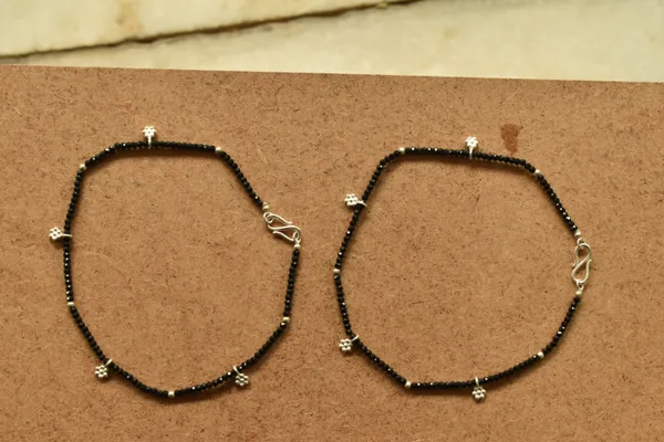 Black_Spinel_Sterling_Silver_Beaded_Charm_Anklet_For_Women