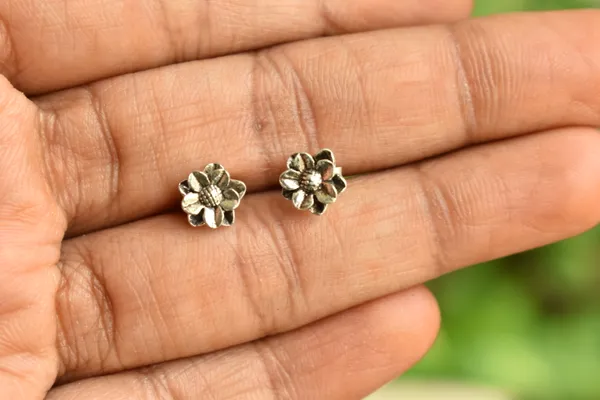 Flower_Studs_(Oxidised)