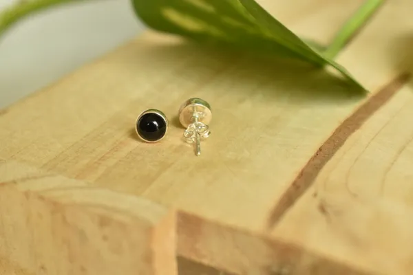 Black_Spinel_Sterling_Silver_Round_Cabochon_Stud_Earrings_For_Women