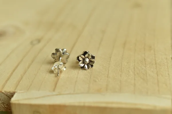 Flower_Studs_(Oxidised)