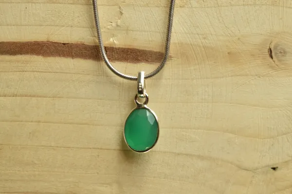 Green_Onyx_925_Sterling_Silver_Oval_Pendant_Unisex