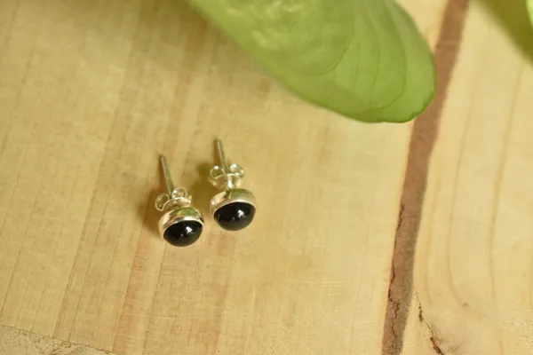 Black_Spinel_Sterling_Silver_Round_Cabochon_Stud_Earrings_For_Women