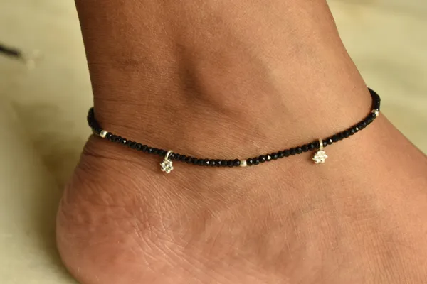 Black_Spinel_Sterling_Silver_Beaded_Charm_Anklet_For_Women