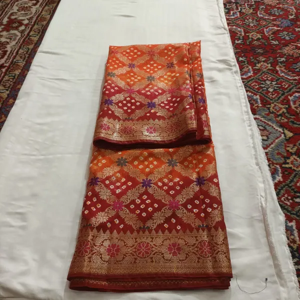 Red_Brocade_Traditional_Saree_for_Women