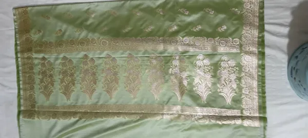 Green_Silk_Woven_Saree_for_Women