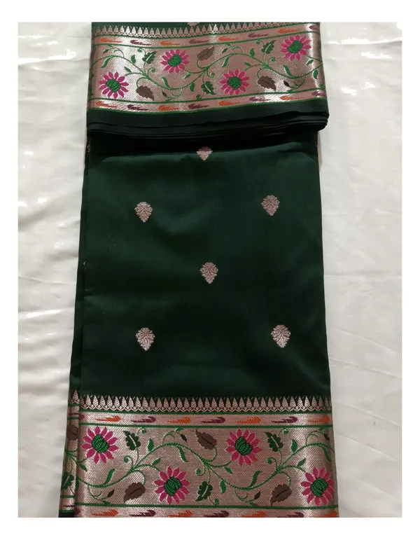 Green_Traditional_Floral_Border_Saree_For_Women
