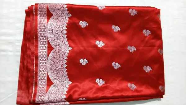 Red_Silk_Zari_Saree_for_Women