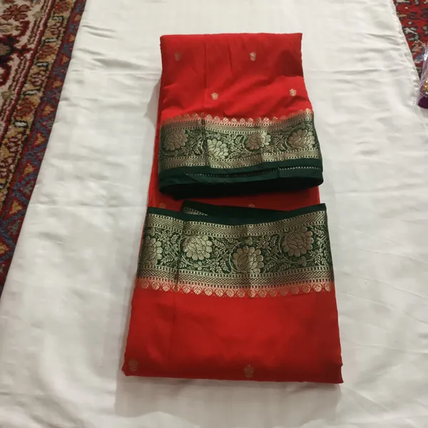 Red_Silk_Traditional_Saree_for_Women