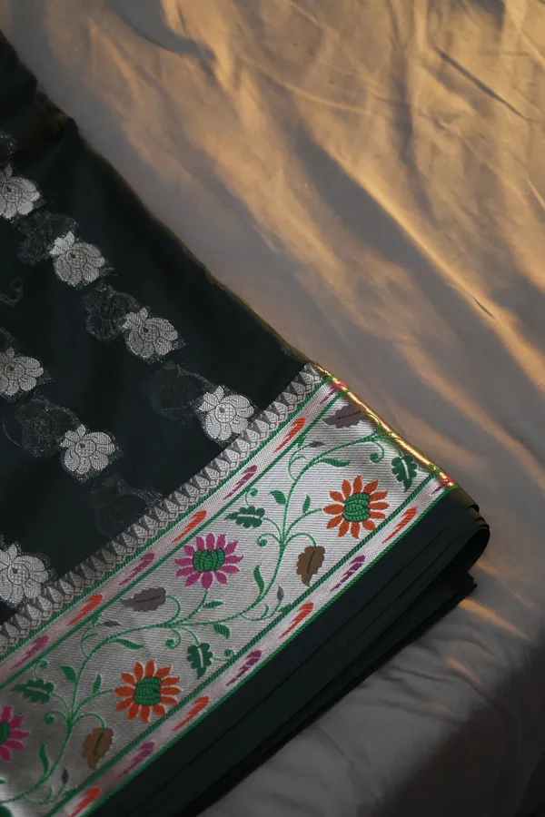 Black-banarasi_silk_saree