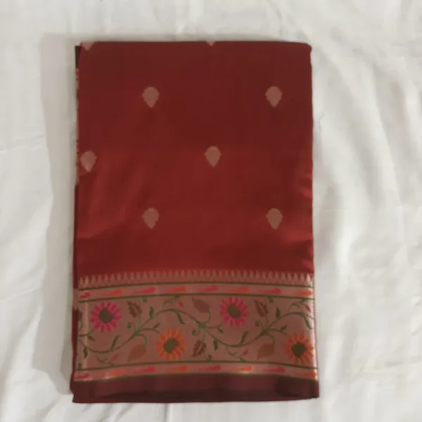 Maroon_Woven_Floral_Border_Saree_for_Women