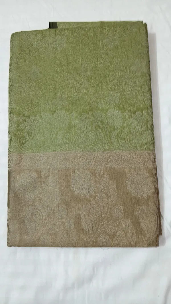 Green_Woven_Pattern_Saree_For_Women