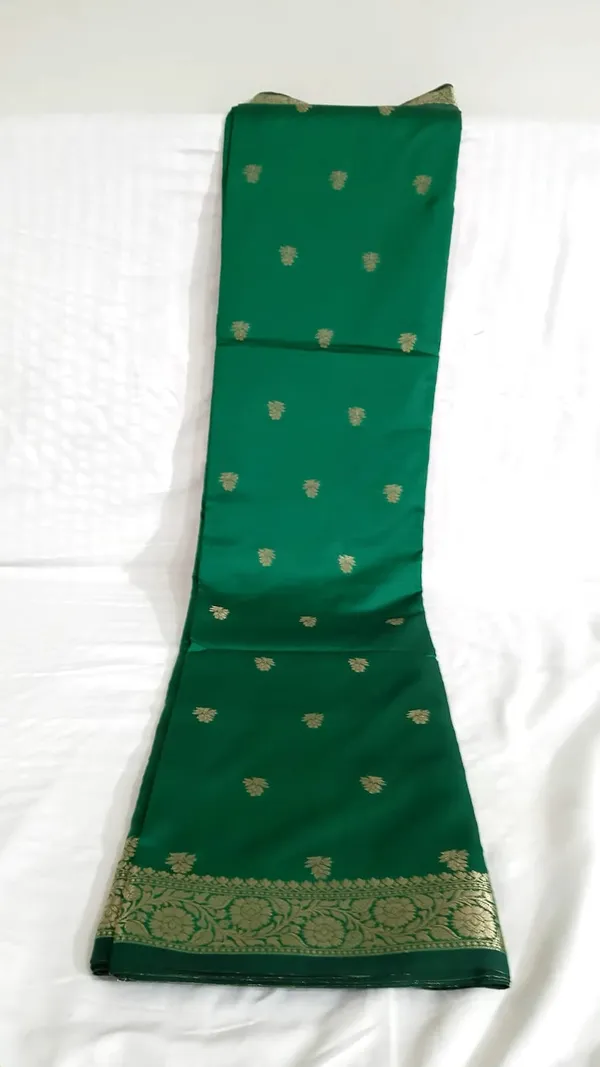 Green_Woven_Zari_Border_Saree_for_Women