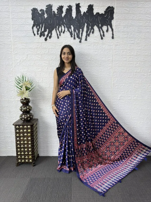 Navy_Blue_Printed_Saree_for_Women