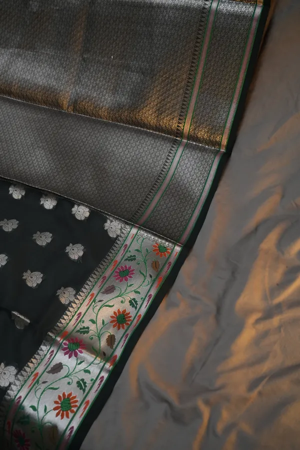 Black-banarasi_silk_saree