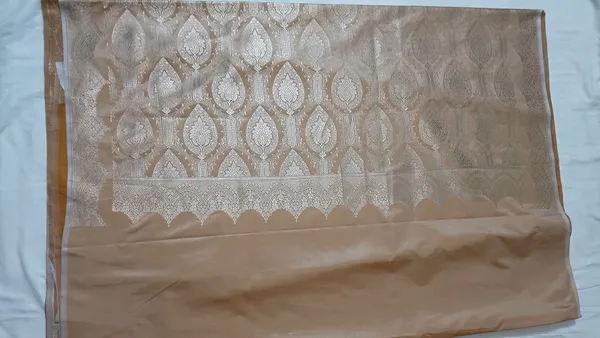 Beige_Silk_Traditional_Saree_for_Women
