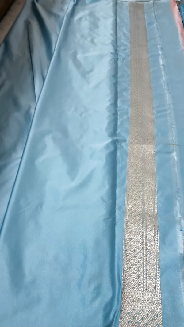 Blue_Woven_Ethnic_Saree_for_Women