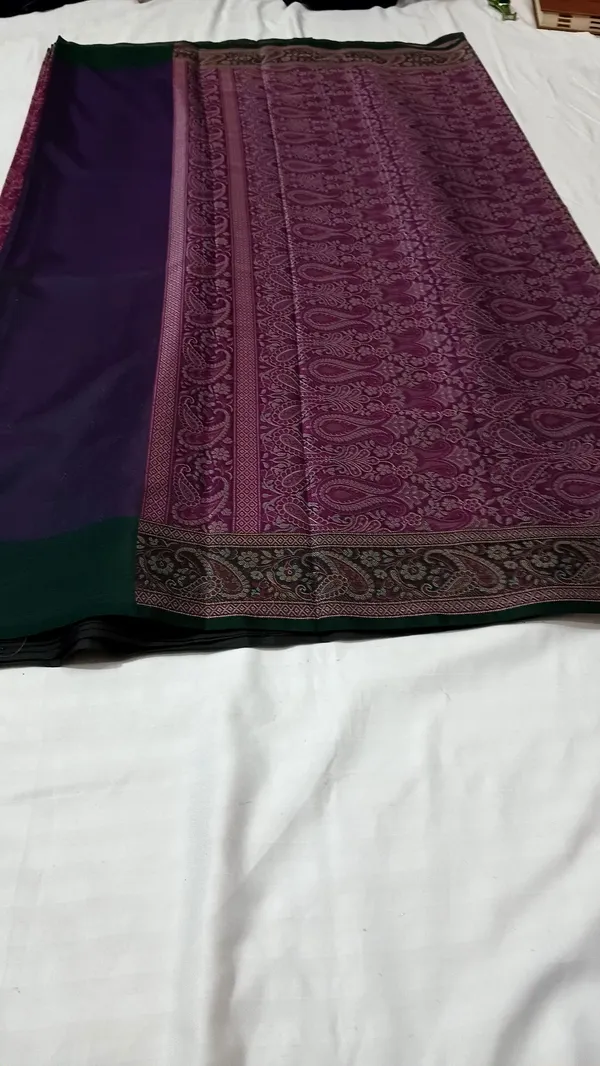 Magenta_Paisley_Print_Saree_for_Women