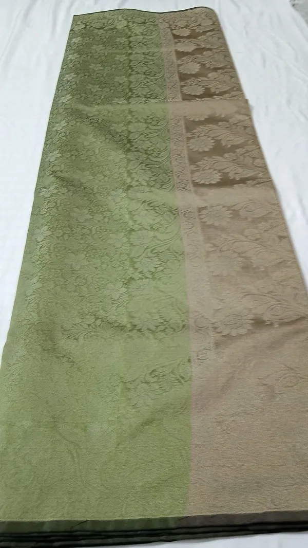 Green_Woven_Pattern_Saree_For_Women