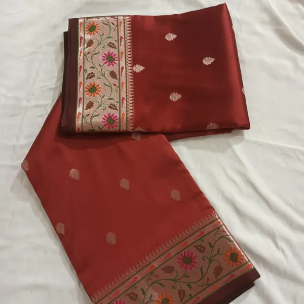Maroon_Woven_Floral_Border_Saree_for_Women