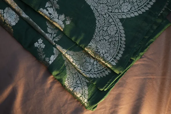 Green-mashru_silk_katan_tanchoi_silk_saree
