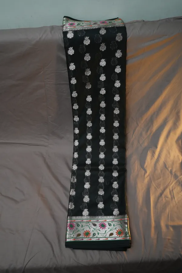 Black-banarasi_silk_saree