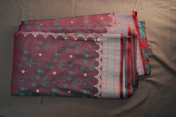 Maroon,_Teal-mashru_silk_katan_tanchoi_silk_saree