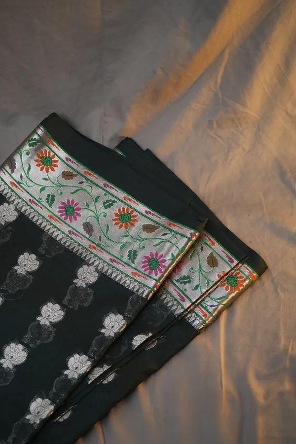 Black-banarasi_silk_saree