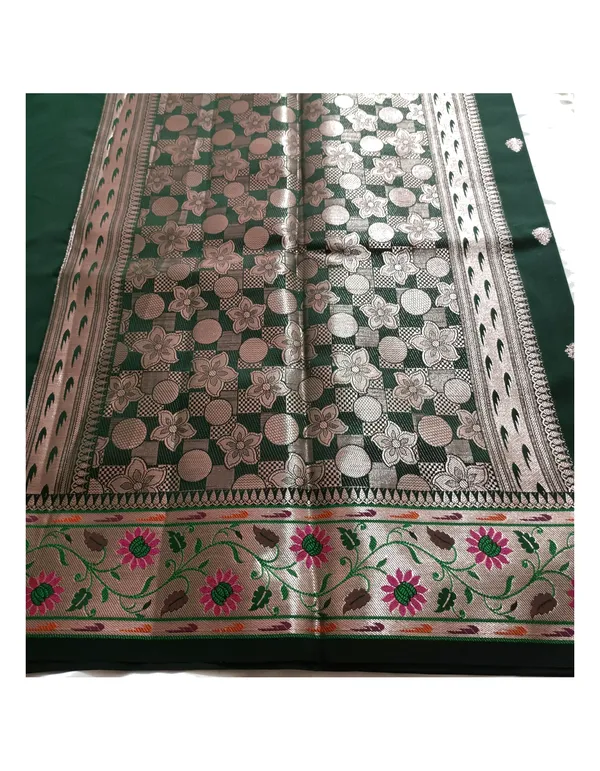 Green_Traditional_Floral_Border_Saree_For_Women