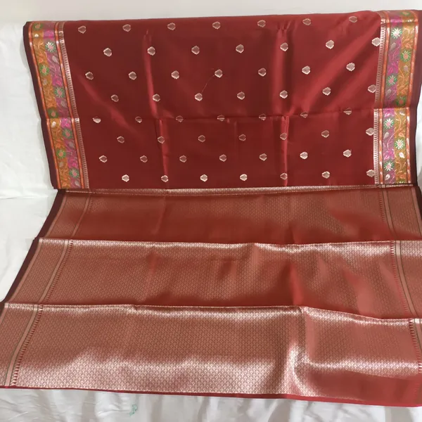 Maroon_Woven_Floral_Border_Saree_for_Women