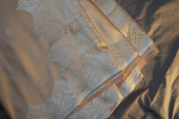 beige_-mashru_silk_katan_tanchoi_silk_saree