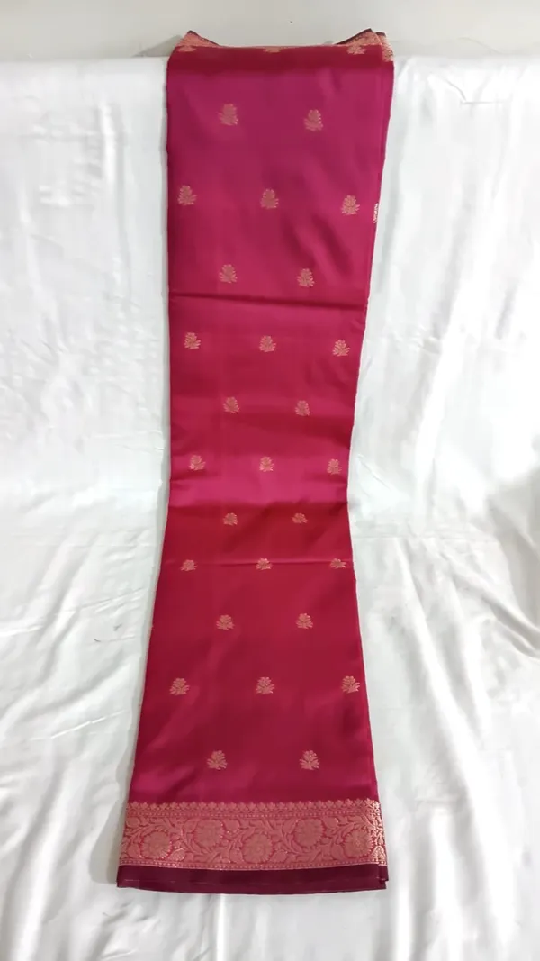 Magenta_Woven_Zari_Saree_For_Women