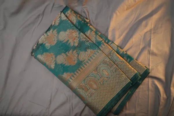 green_-banarasi_silk_saree