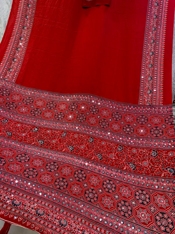 Red_Embellished_Traditional_Saree_for_Women