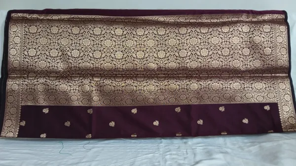 Maroon_Woven_Ethnic_Saree_for_Women