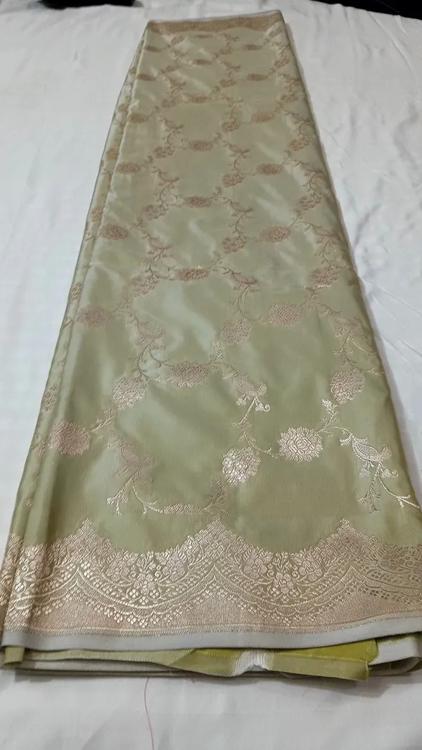 Green_Silk_Woven_Saree_for_Women
