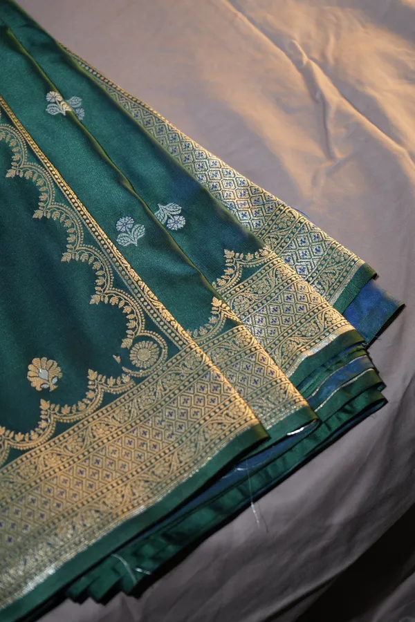 Green-mashru_silk_katan_tanchoi_silk_saree