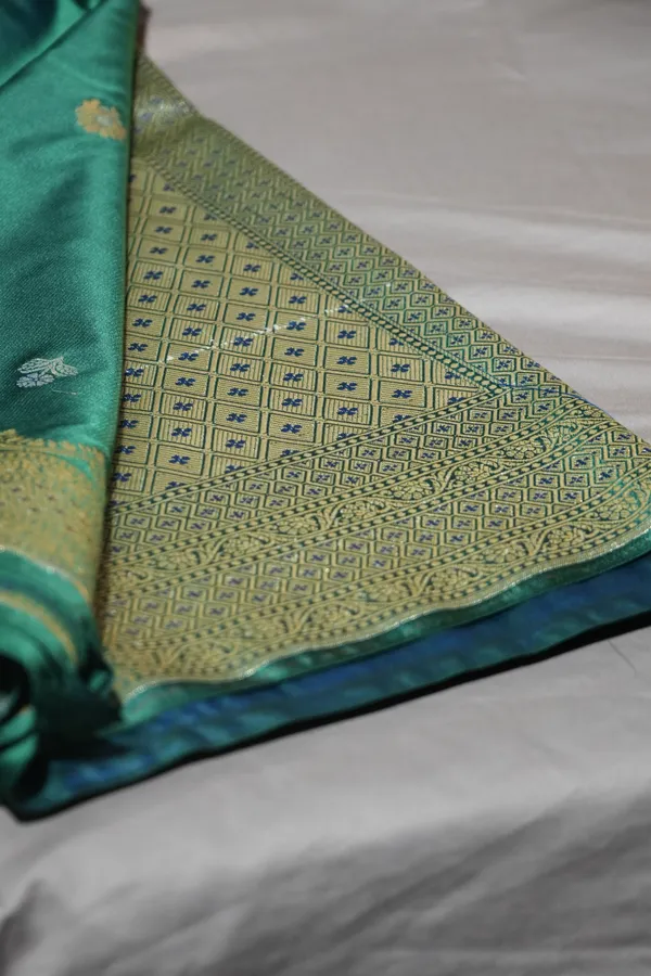 Green-mashru_silk_katan_tanchoi_silk_saree