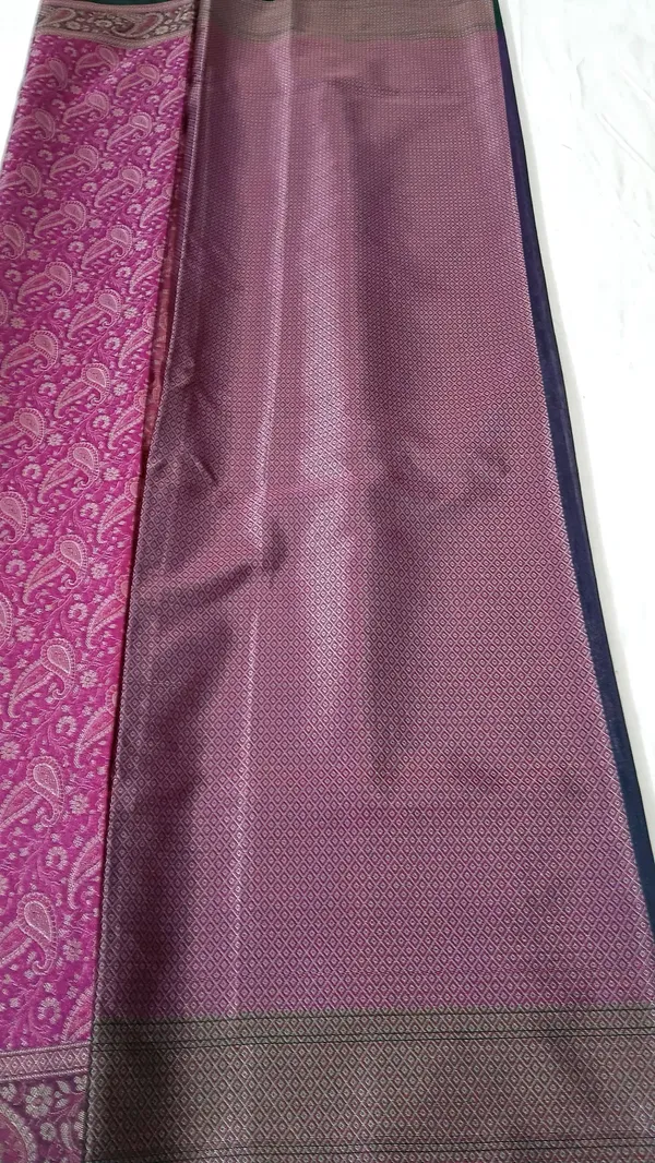 Magenta_Paisley_Print_Saree_for_Women
