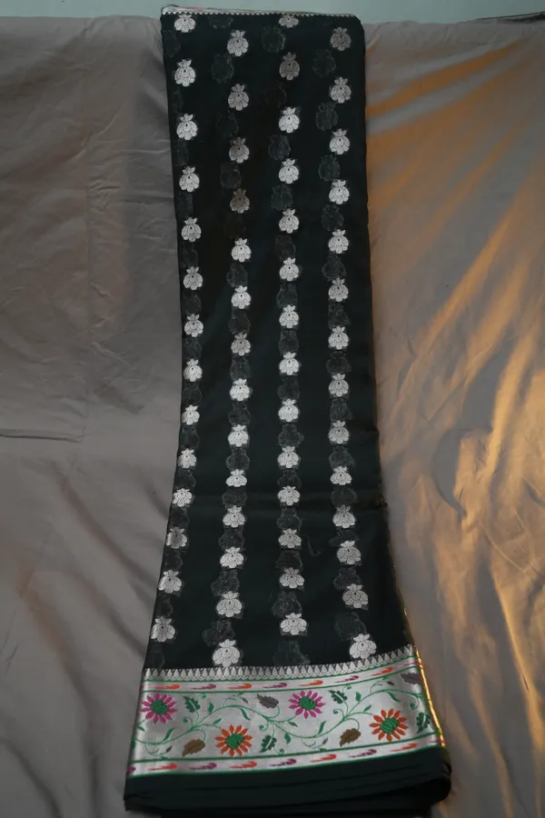 Black-banarasi_silk_saree