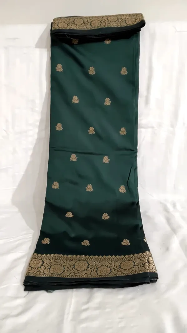 Green_Woven_Zari_Saree_for_Women