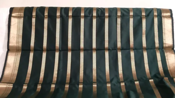 Green_Woven_Zari_Saree_for_Women