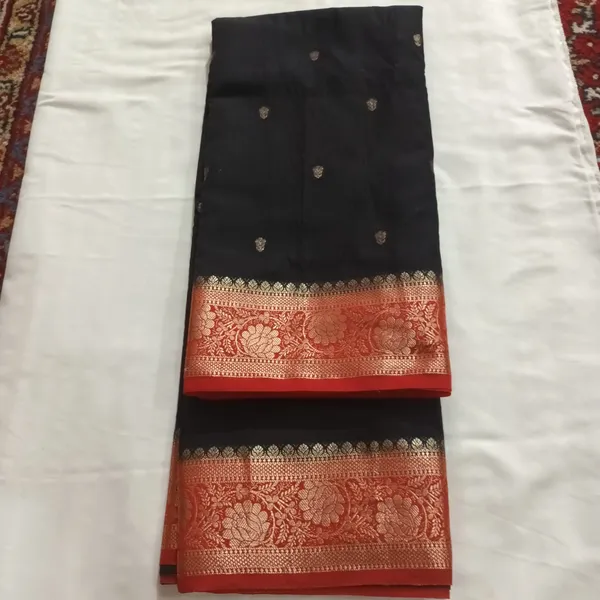 Black_Woven_Traditional_Saree_for_Women