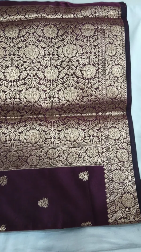 Maroon_Woven_Ethnic_Saree_for_Women