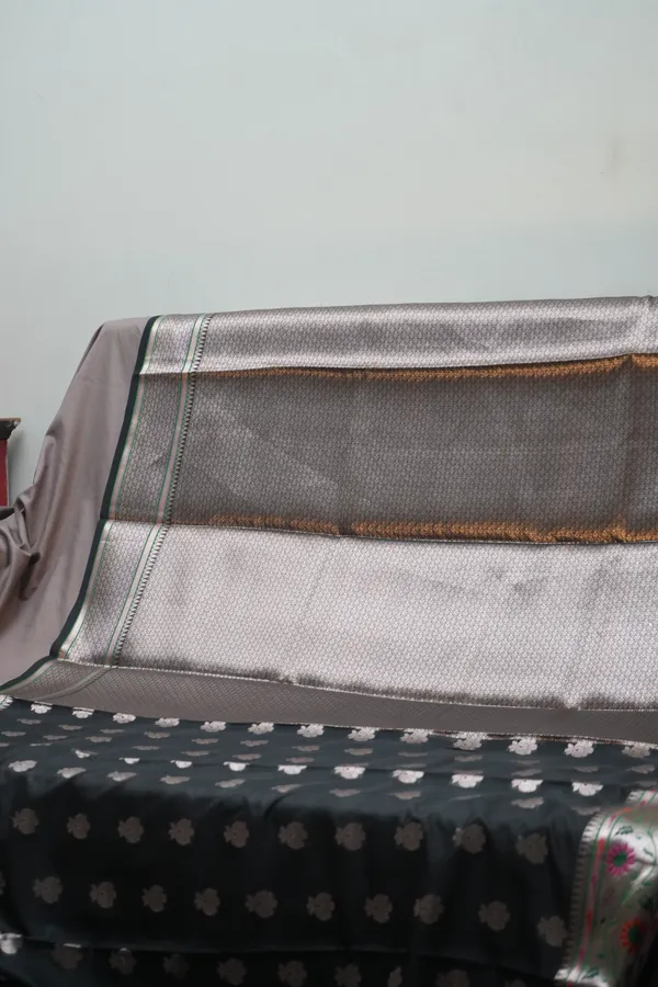 Black-banarasi_silk_saree