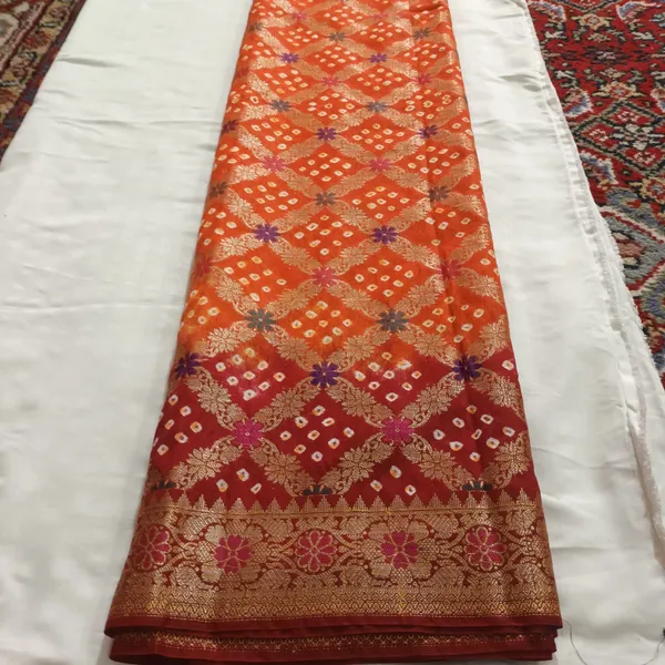 Red_Brocade_Traditional_Saree_for_Women