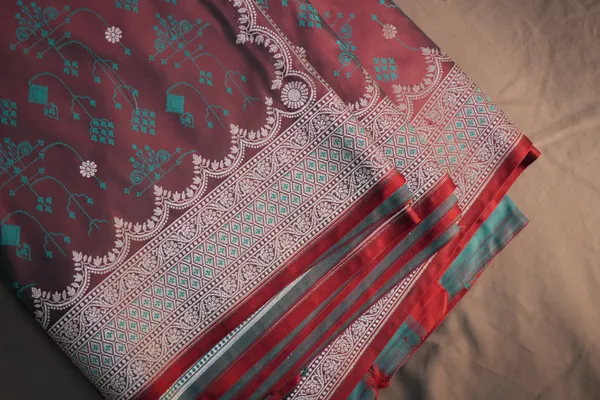 Maroon,_Teal-mashru_silk_katan_tanchoi_silk_saree