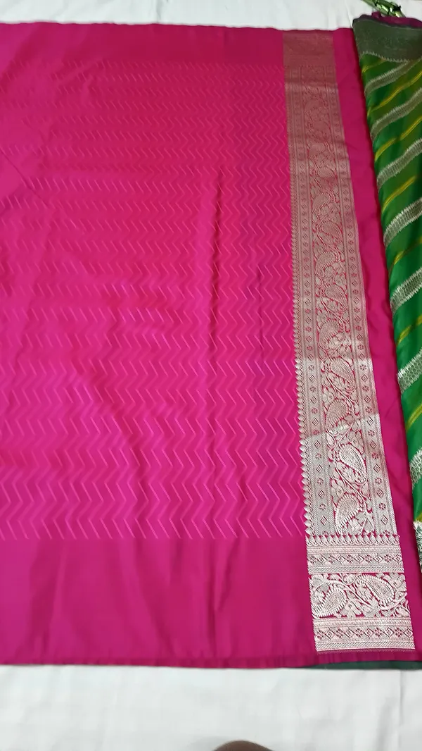 Magenta_Zari_Woven_Saree_for_Women