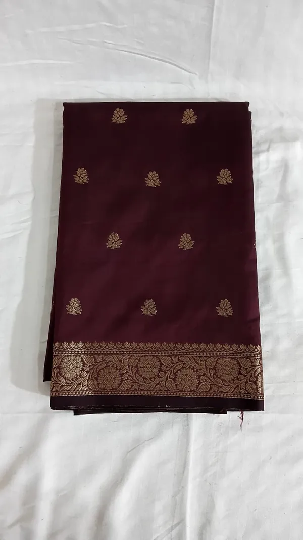 Maroon_Woven_Ethnic_Saree_for_Women