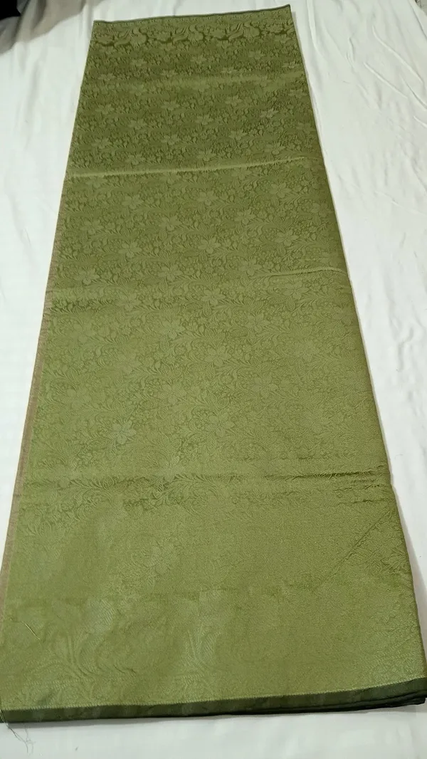 Green_Woven_Pattern_Saree_For_Women